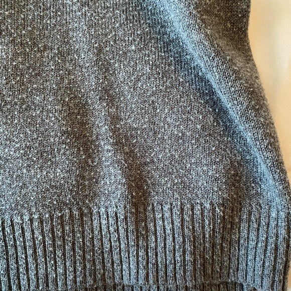 GNW , size M/11 , grey-white wash cotton crop top - Picture 5 of 6